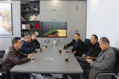 逍遙畫(huà)派創(chuàng)始人袁竹應(yīng)邀赴四川世佳文化傳媒交流企業(yè)文化與藝術(shù)交融之道